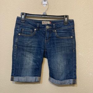 Bermuda shorts, size 3
